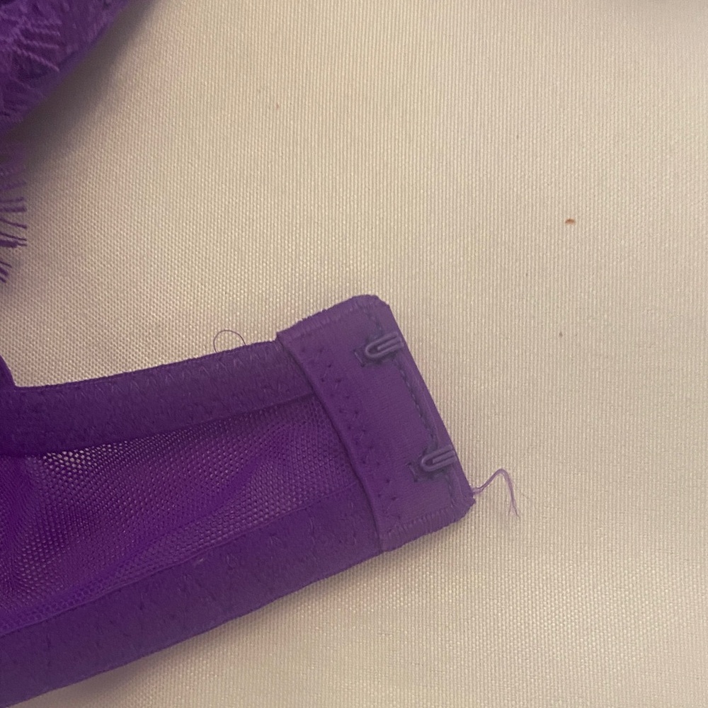 Victoria's Secret Vibrant Purple Lace Bra - Picture 4 of 7